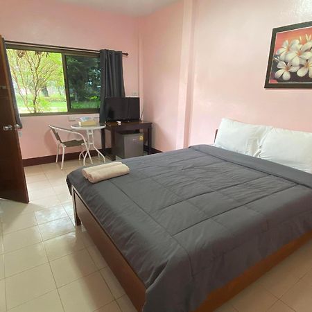 โพธิ์ทองริมทุ่ง Pothong Rimtung Hotel ファン エクステリア 写真