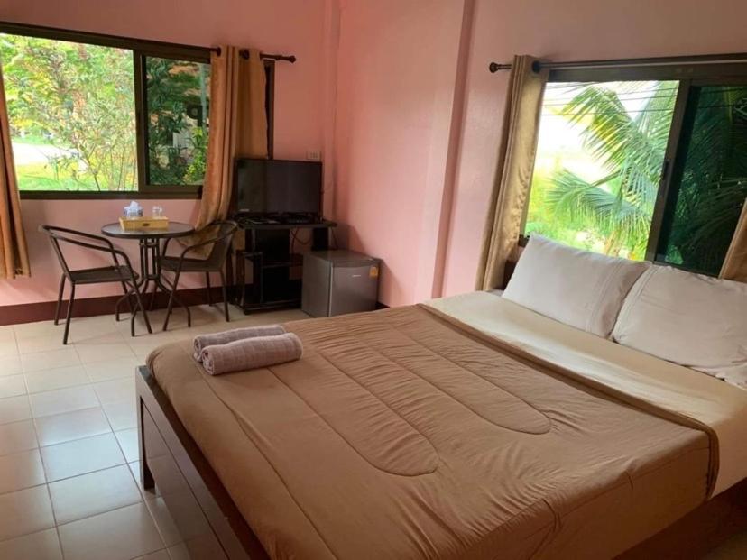 โพธิ์ทองริมทุ่ง Pothong Rimtung Hotel ファン エクステリア 写真