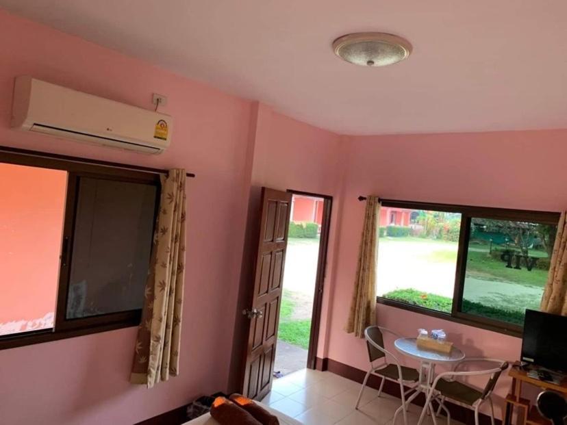 โพธิ์ทองริมทุ่ง Pothong Rimtung Hotel ファン エクステリア 写真