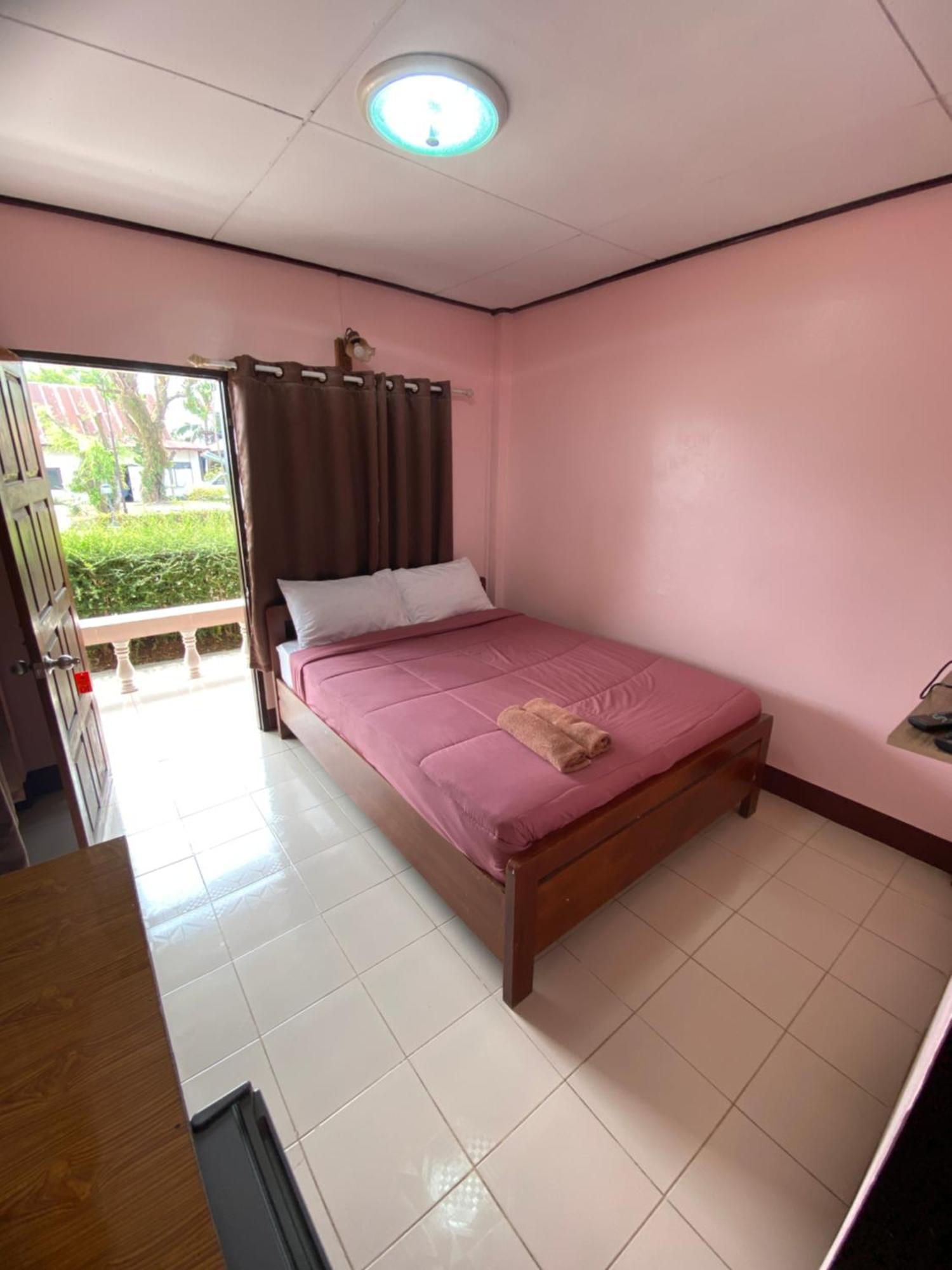 โพธิ์ทองริมทุ่ง Pothong Rimtung Hotel ファン エクステリア 写真