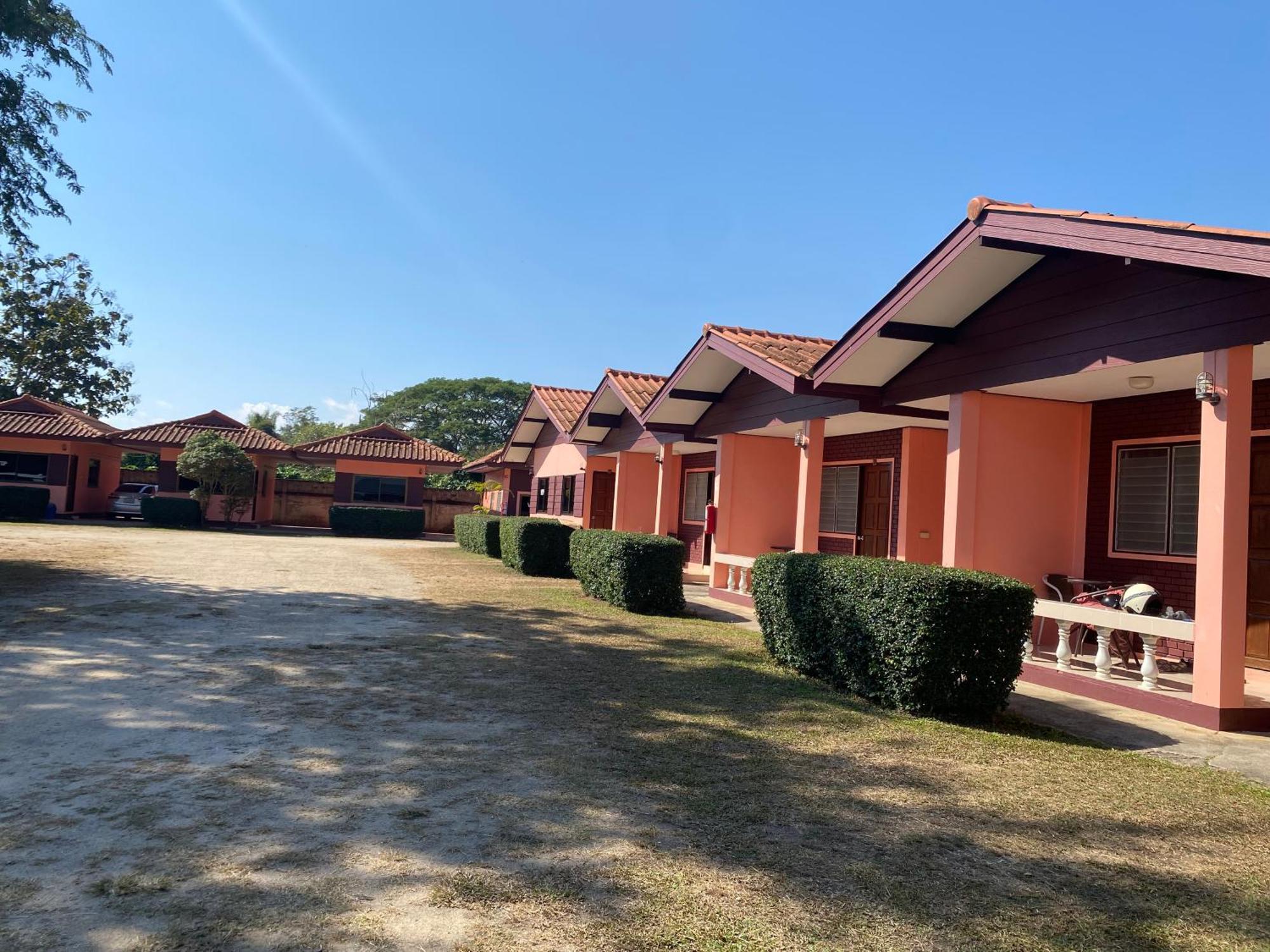 โพธิ์ทองริมทุ่ง Pothong Rimtung Hotel ファン エクステリア 写真